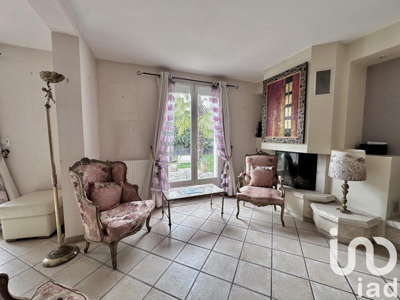 Maison - 255 m² - 8 pièces