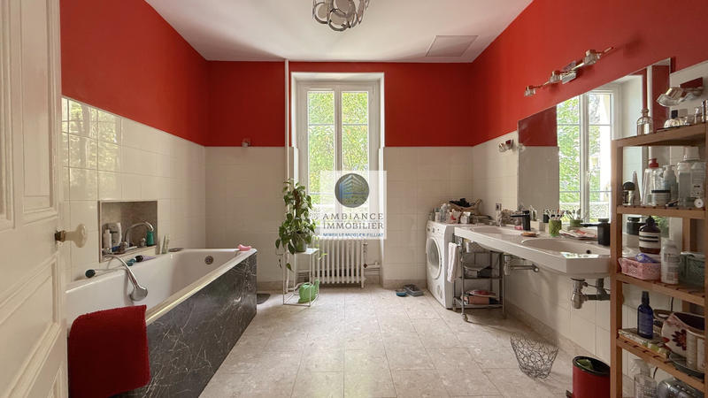 Maison - 176 m² - 8 pièces