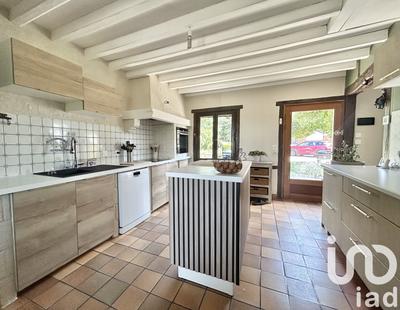 Maison - 218 m² - 11 pièces