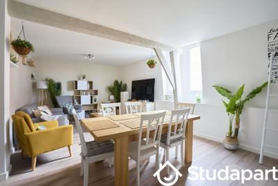 Chambre - 11 m² - 1 pièce