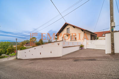 Maison - 180 m² - 8 pièces