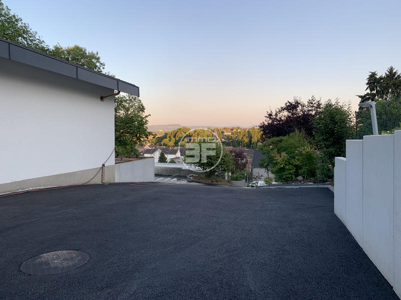 Maison - 240 m² - 5 pièces