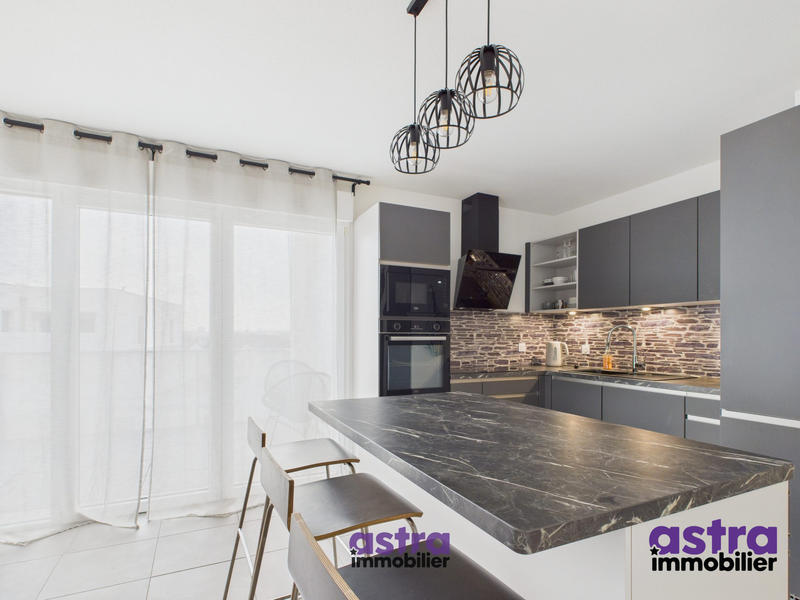 Appartement - 88 m² - 5 pièces