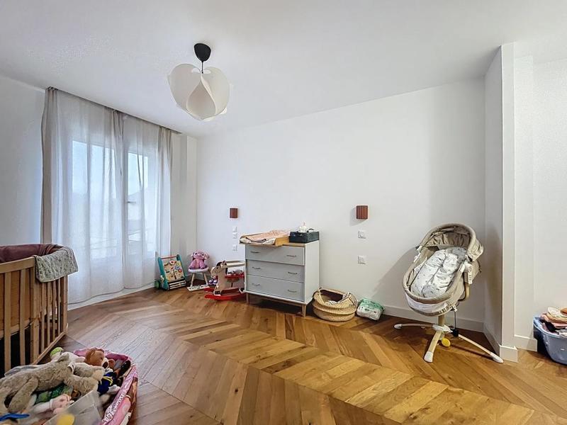 Maison - 181 m² - 7 pièces