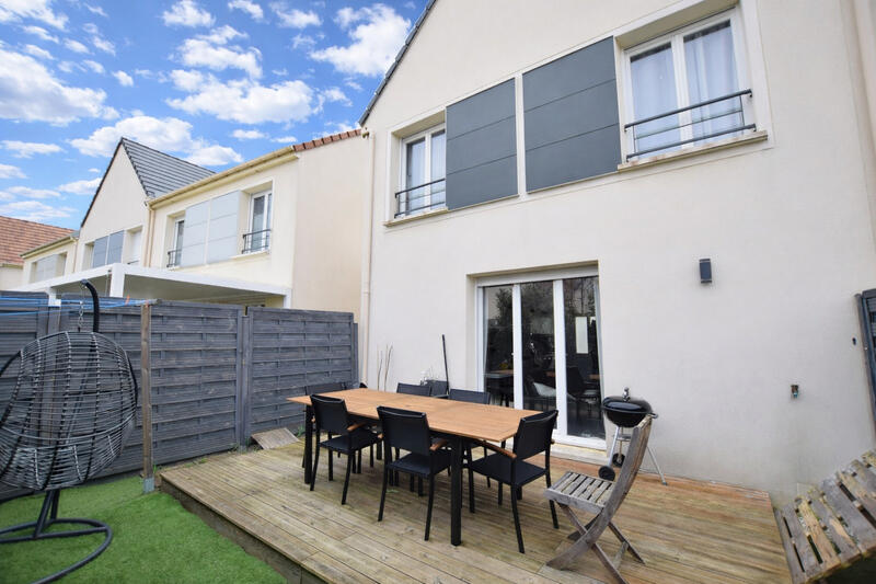 Maison - 84 m² - 5 pièces