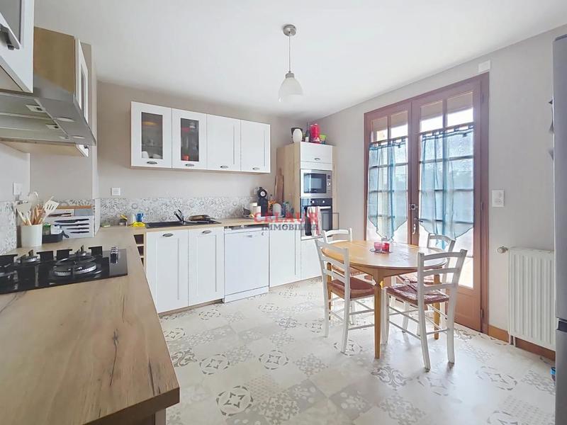 Maison - 186 m² - 7 pièces