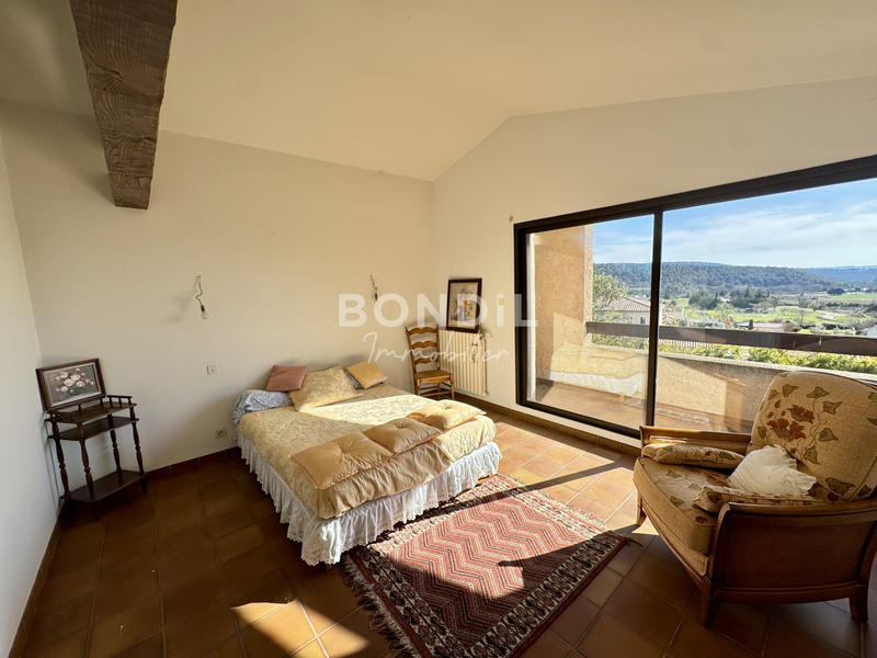 Villa - 175 m² - 6 pièces