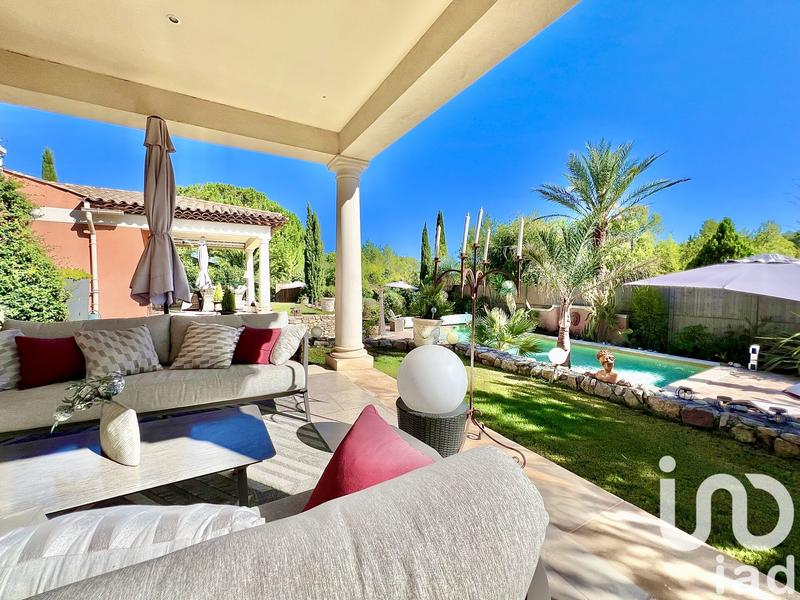 Maison - 180 m² - 5 pièces