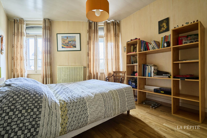 Maison - 288 m² - 8 pièces