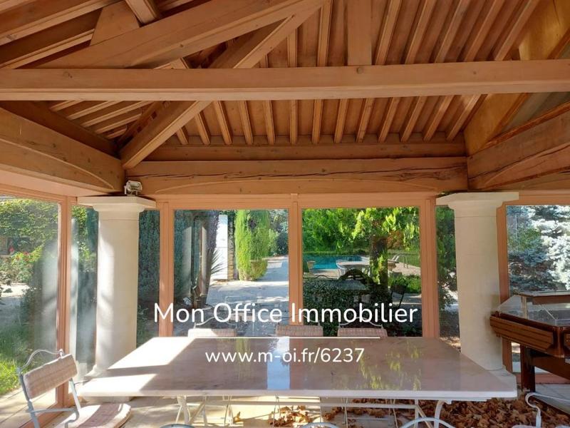 Maison - 434 m² - 13 pièces