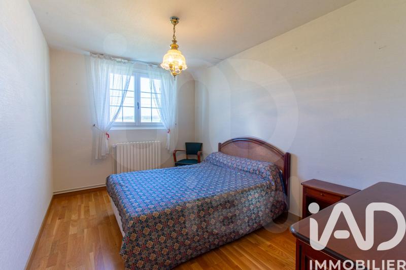 Maison - 122 m² - 7 pièces