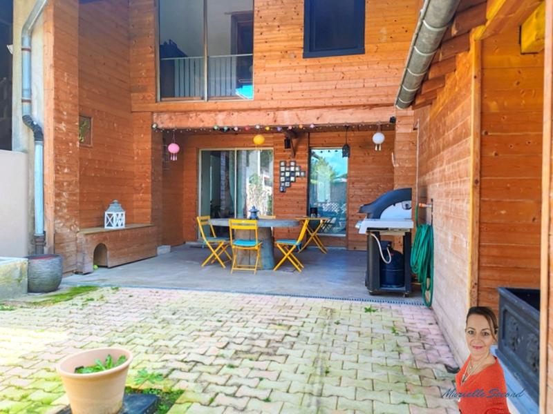 Maison - 248 m² - 9 pièces