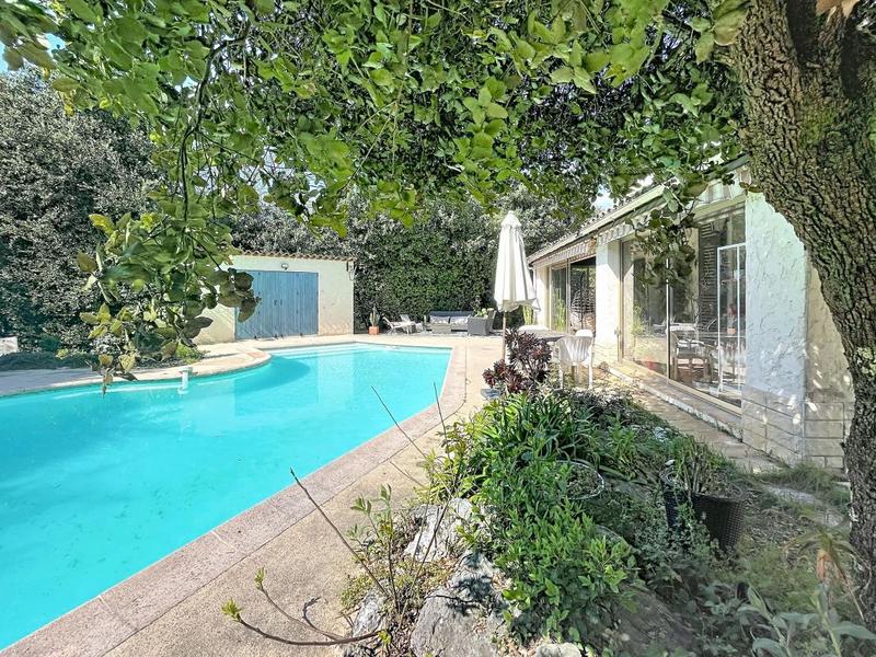 Villa - 200 m² - 6 pièces