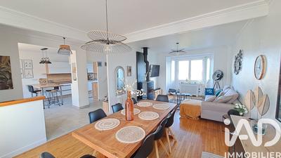 Maison de ville - 211 m² - 9 pièces