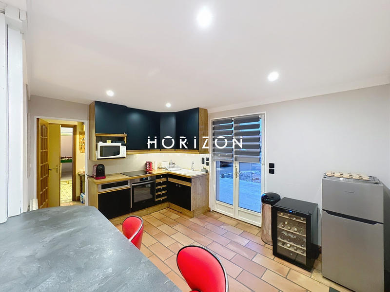 Villa - 180 m² - 8 pièces