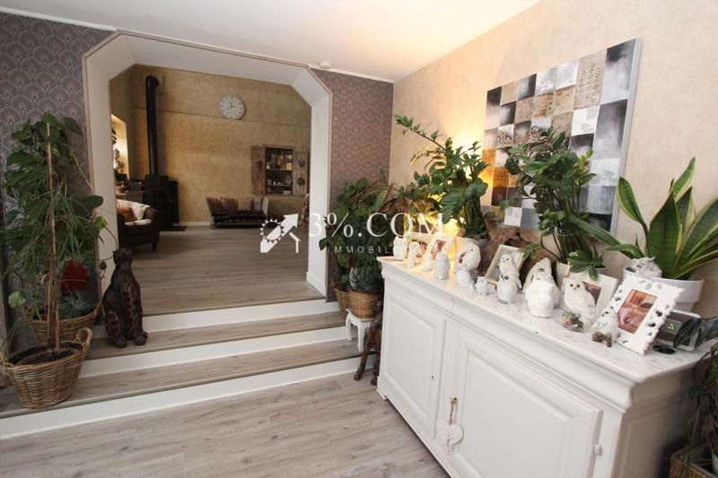 Maison - 240 m² - 8 pièces