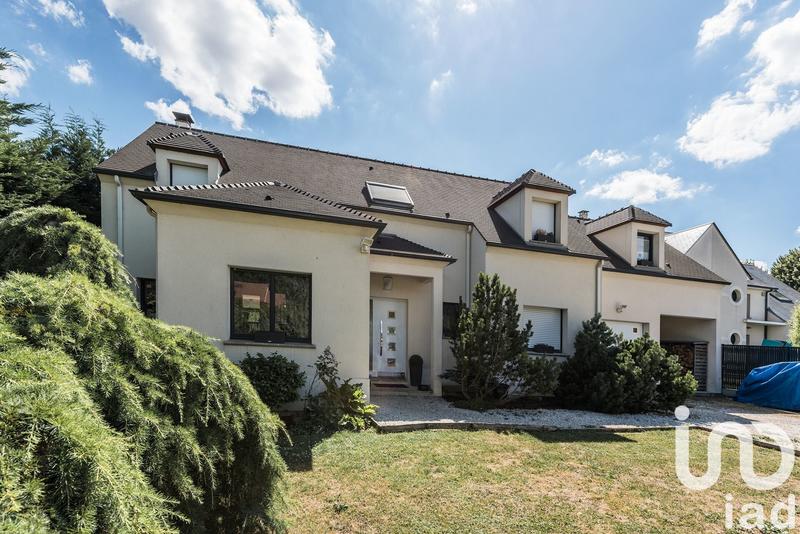 Maison - 225 m² - 8 pièces