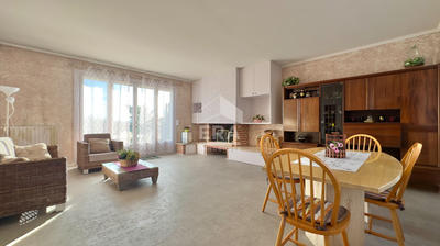 Maison - 140 m² - 5 pièces