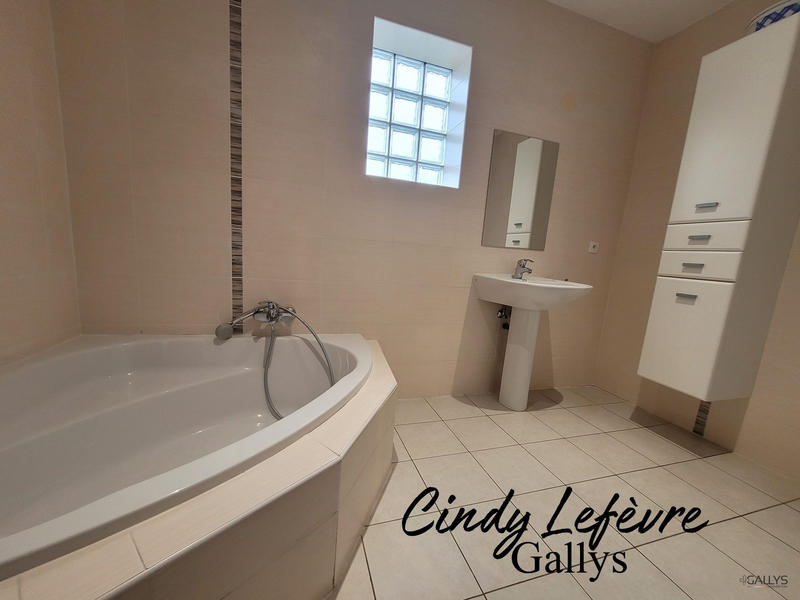 Maison - 94 m² - 5 pièces