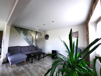 Maison - 104 m² - 4 pièces