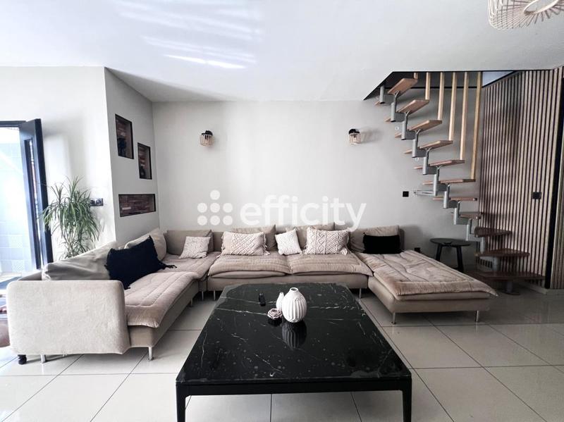 Maison - 186 m² - 7 pièces