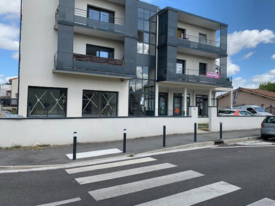 Local commercial - 75 m² - 2 pièces
