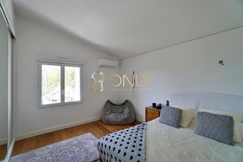 Maison - 226 m² - 6 pièces