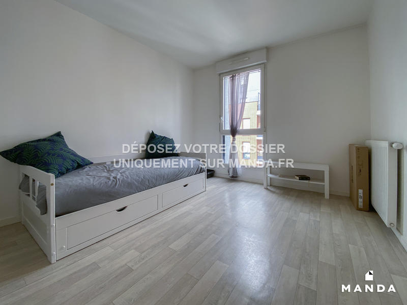 Chambre - 12 m² - 4 pièces