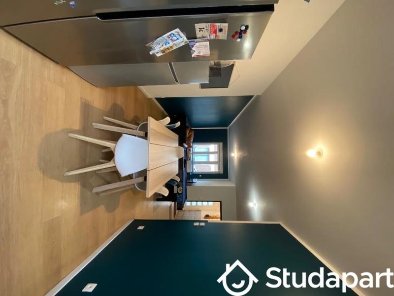 Chambre - 9 m² - 1 pièce