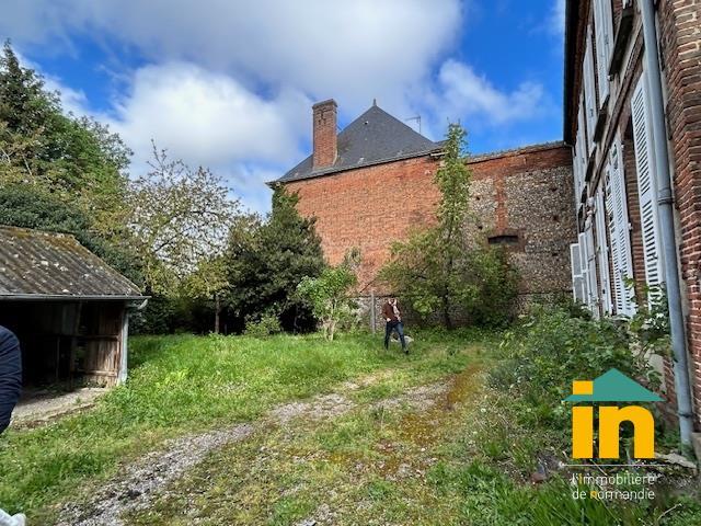 Demeure - 301 m² - 11 pièces