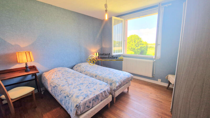 Maison - 183 m² - 8 pièces