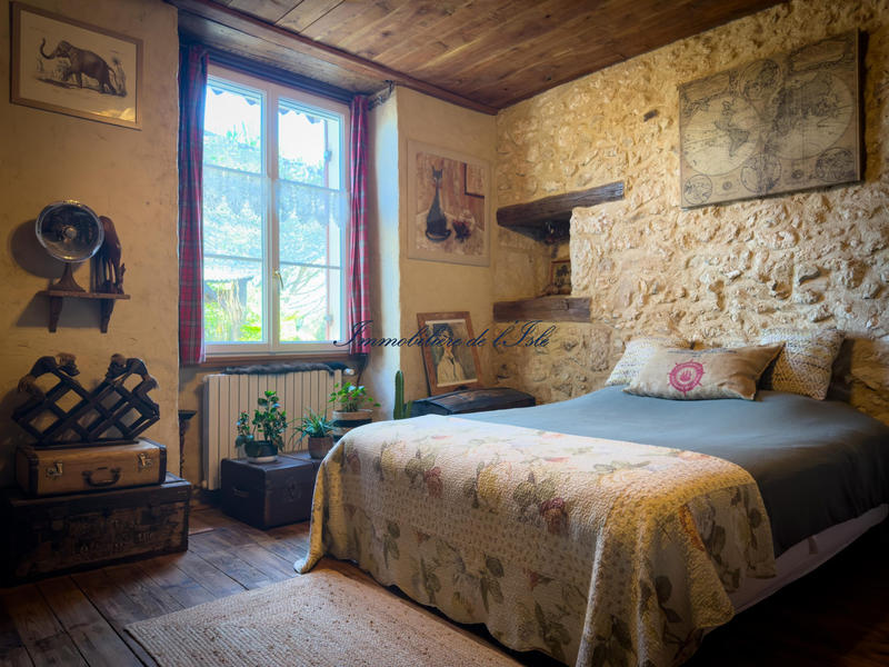 Maison - 220 m² - 9 pièces