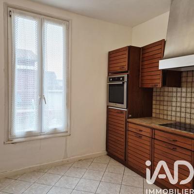 Maison - 94 m² - 5 pièces