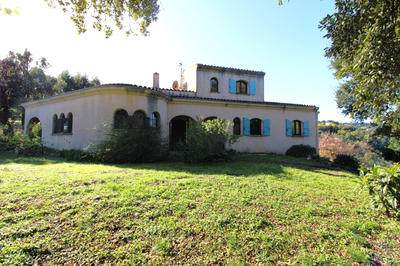 Villa - 220 m² - 5 pièces