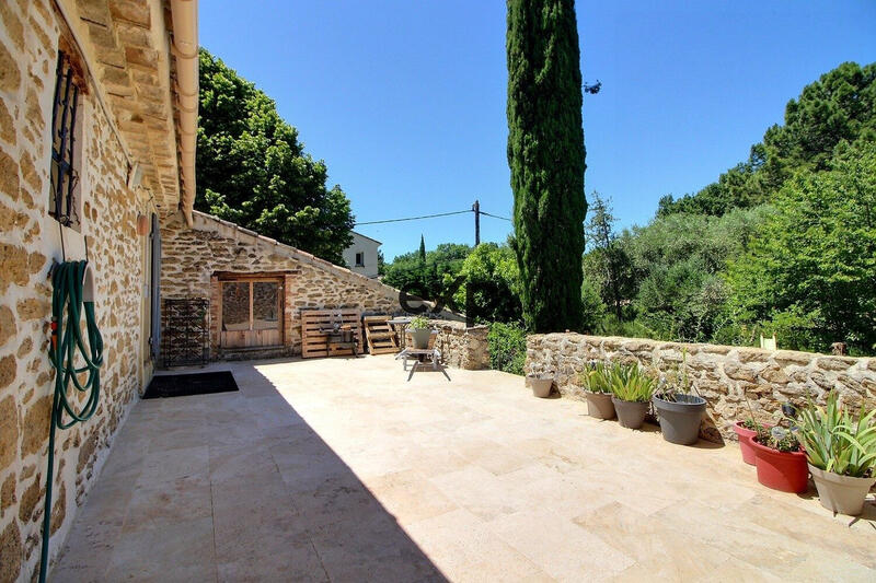 Mas - 205 m² - 5 pièces