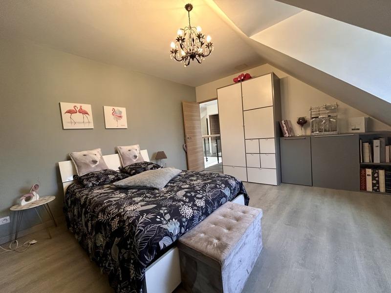 Pavillon - 181 m² - 7 pièces