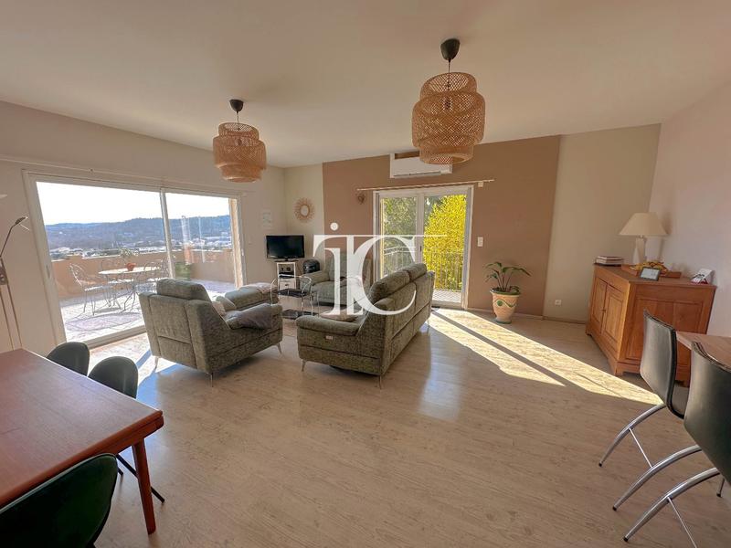 Maison - 143 m² - 5 pièces