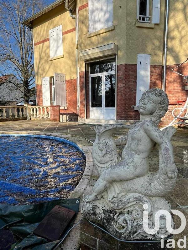 Maison - 224 m² - 10 pièces