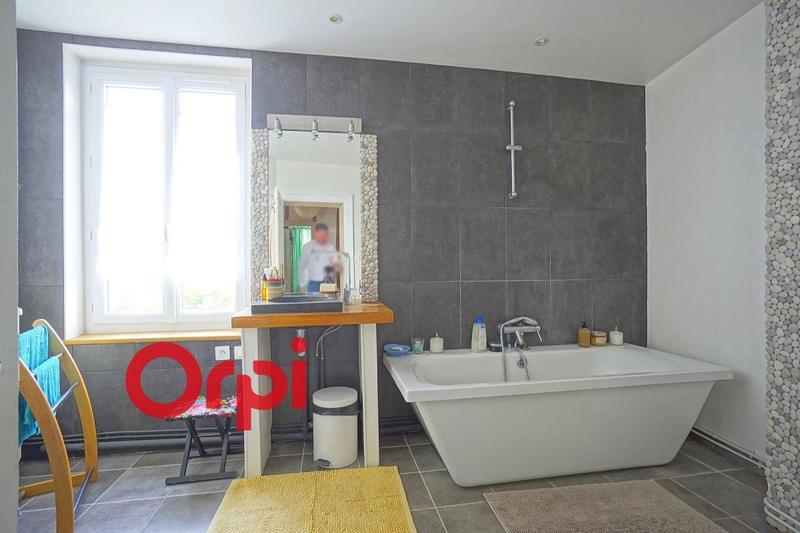 Maison - 300 m² - 8 pièces