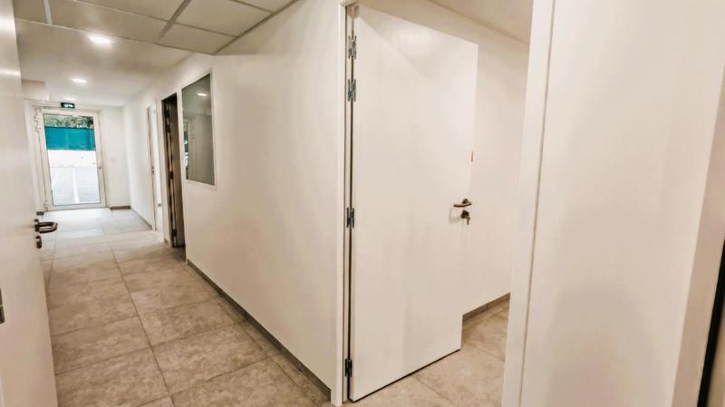 Local commercial - 80 m² - 4 pièces