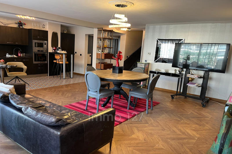 Appartement - 128 m² - 4 pièces