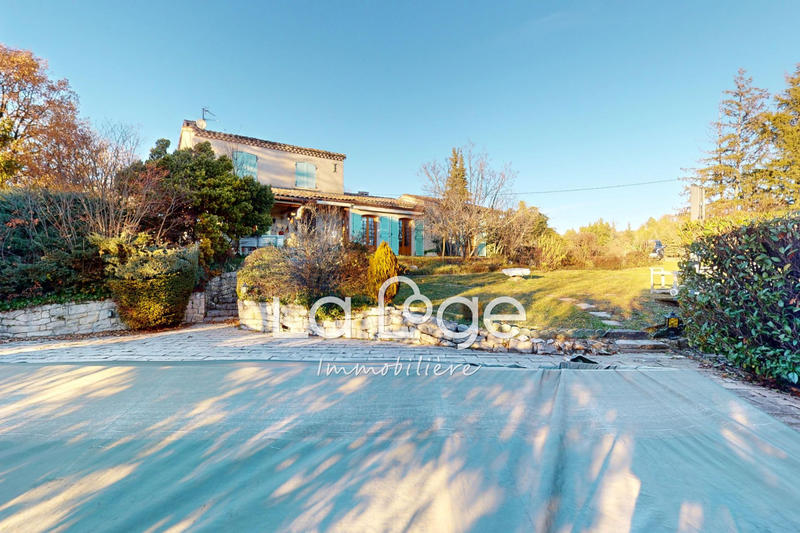 Maison - 190 m² - 5 pièces