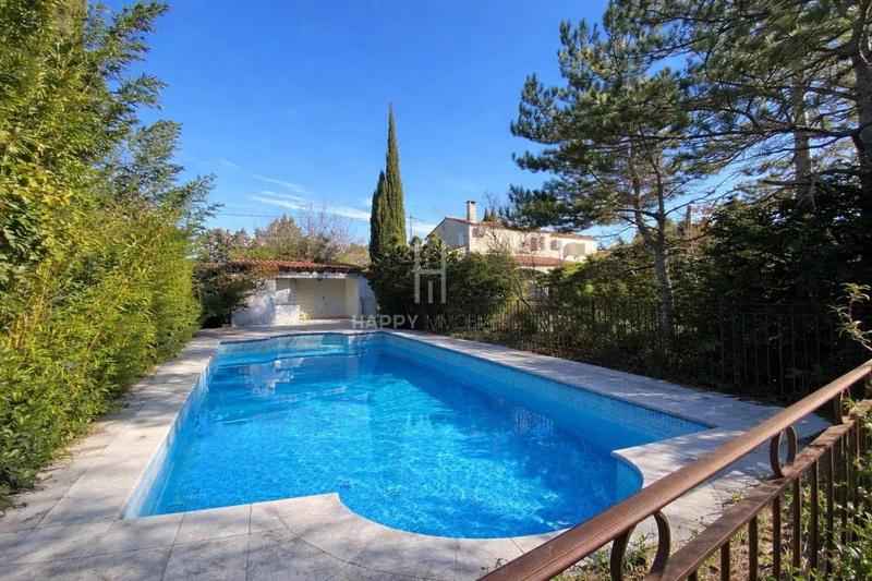 Maison - 265 m² - 12 pièces