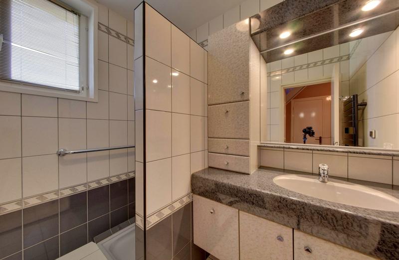 Maison - 251 m² - 6 pièces