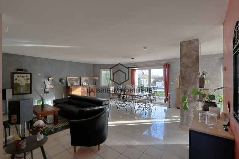 Maison - 155 m² - 6 pièces