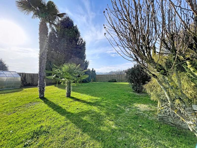 Maison - 310 m² - 11 pièces