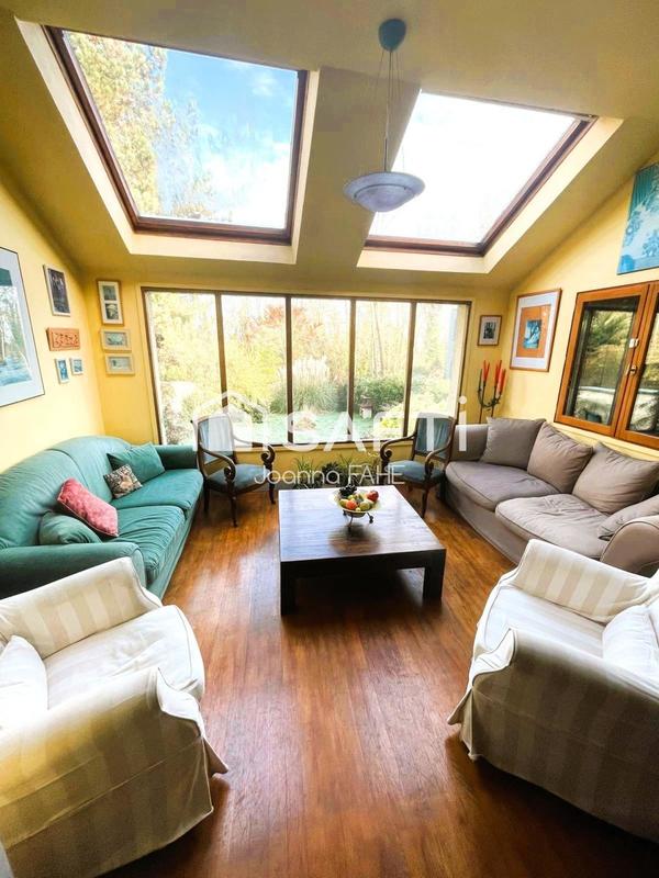 Maison - 210 m² - 7 pièces