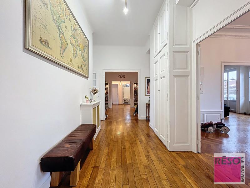 Appartement - 183 m² - 5 pièces