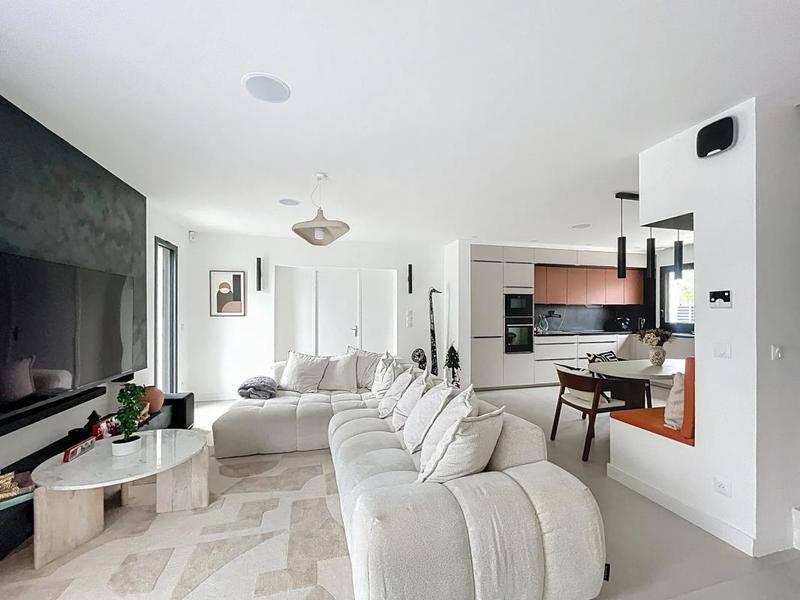 Maison - 181 m² - 7 pièces