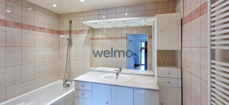 Maison - 282 m² - 9 pièces